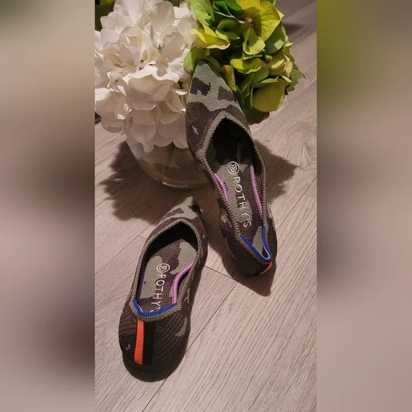 Rothy's The Point Olive Camo Flats, Purple & Pink Insoles, Women's US 6 EU 36 - Picture 3 of 16